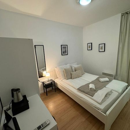 Etoiles De Mantes Hotell Exteriör bild