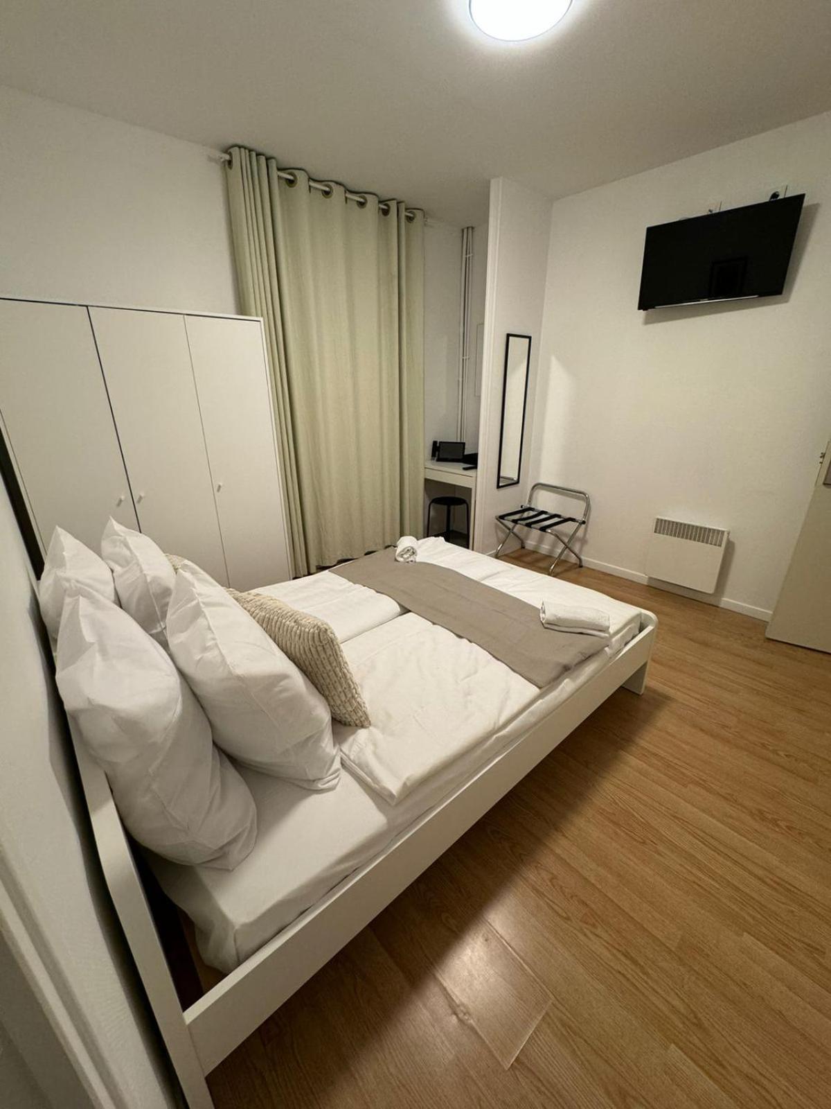 Etoiles De Mantes Hotell Exteriör bild