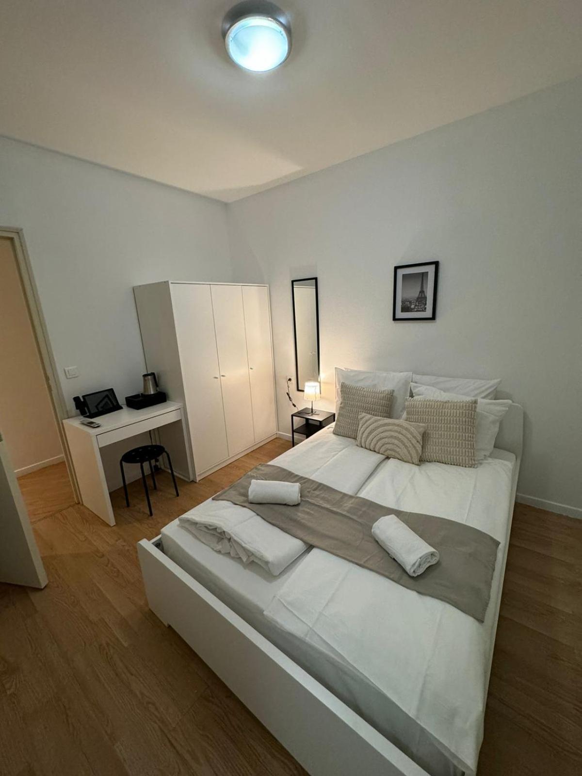 Etoiles De Mantes Hotell Exteriör bild