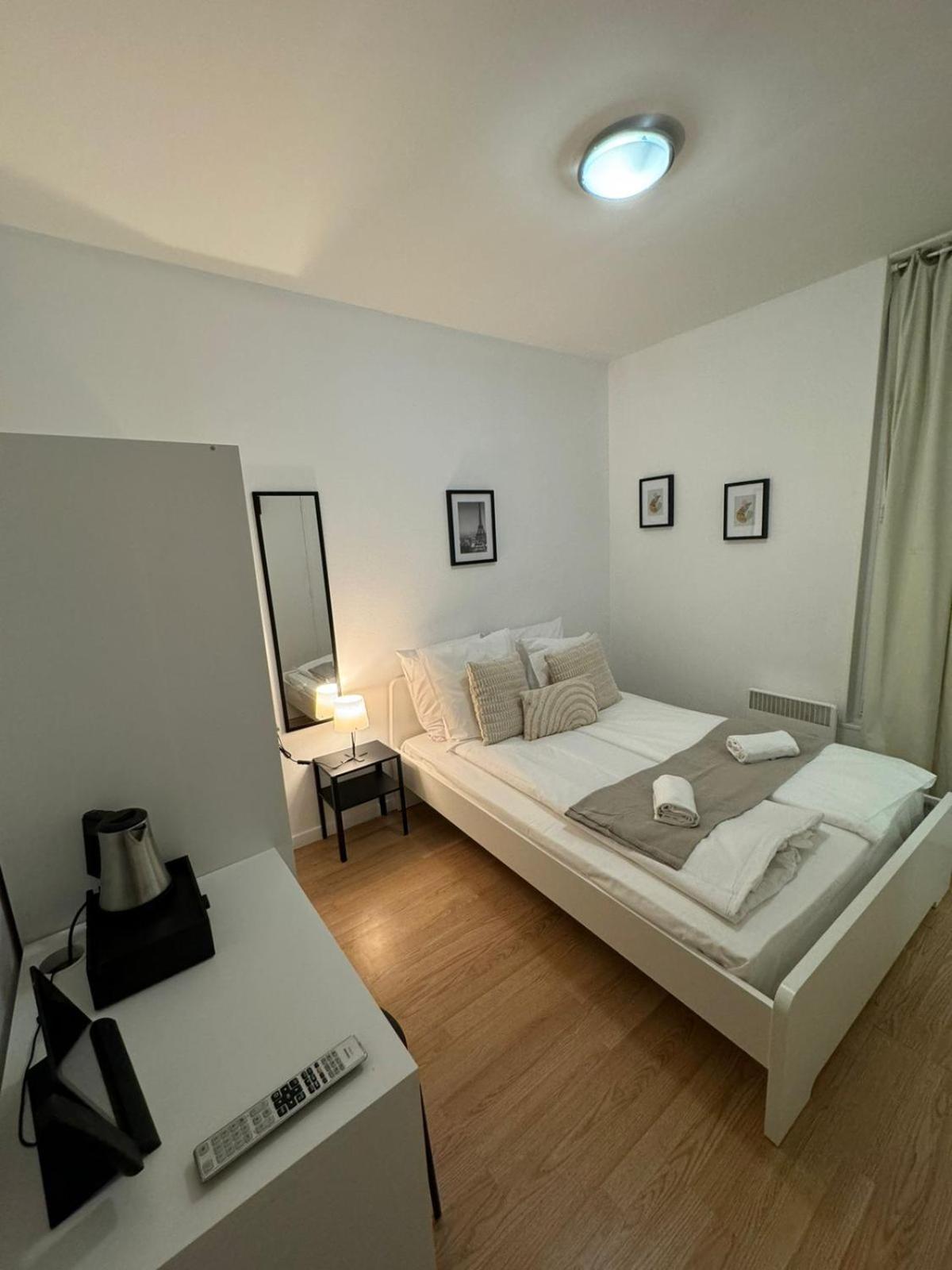 Etoiles De Mantes Hotell Exteriör bild