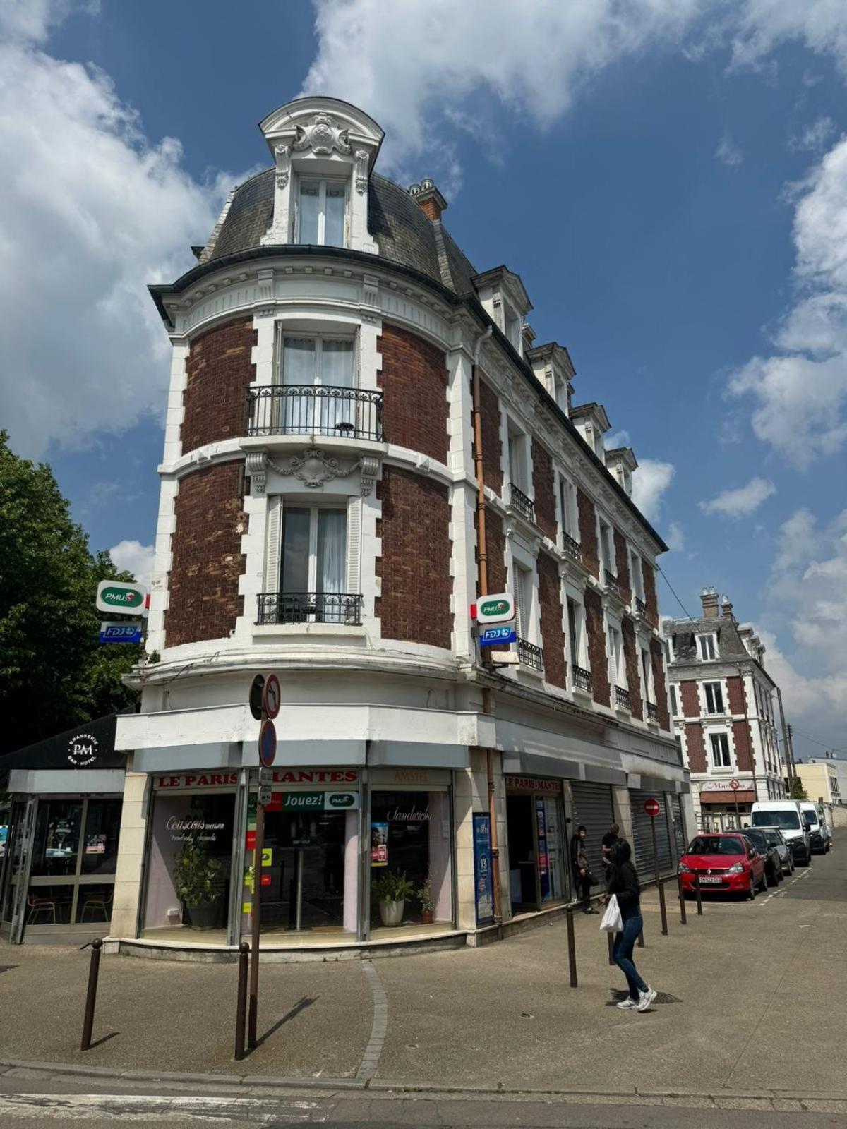 Etoiles De Mantes Hotell Exteriör bild